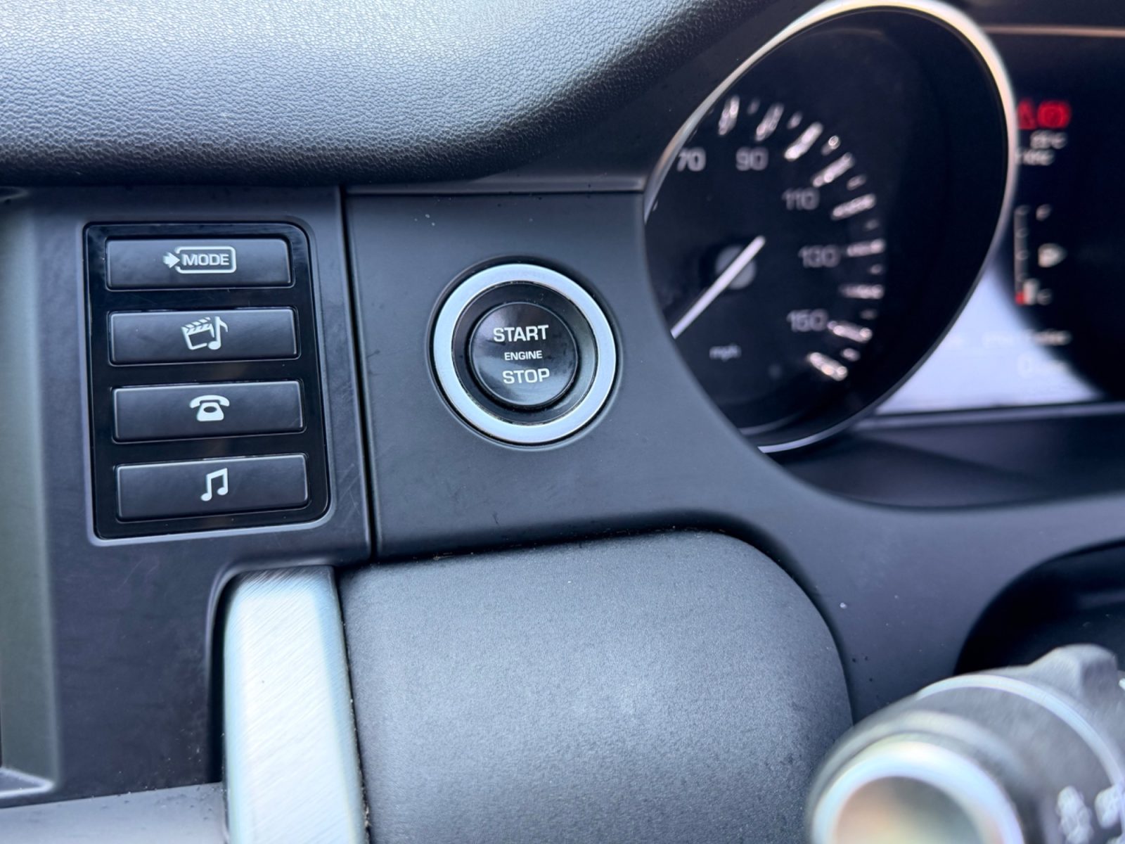 Land rover Discovery sport 2015 — photo 27