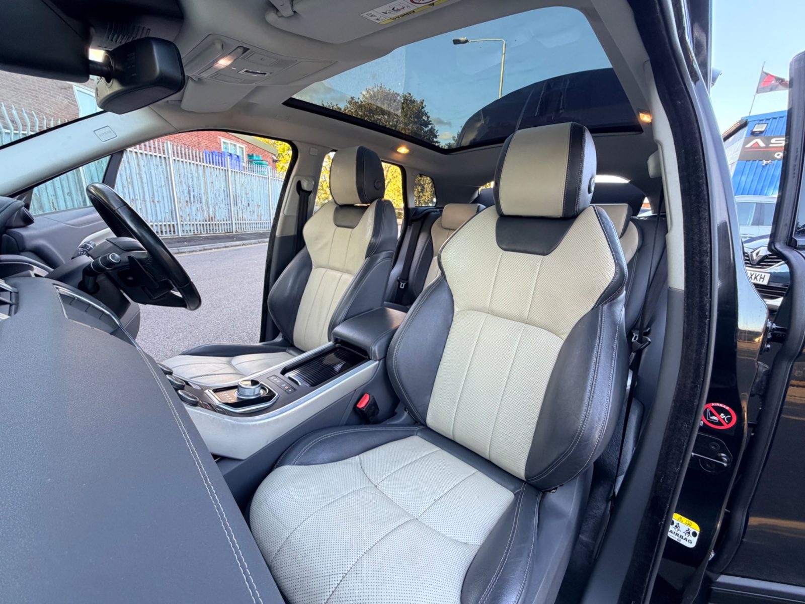 Land Rover Range Rover Evoque 2016 — photo 52