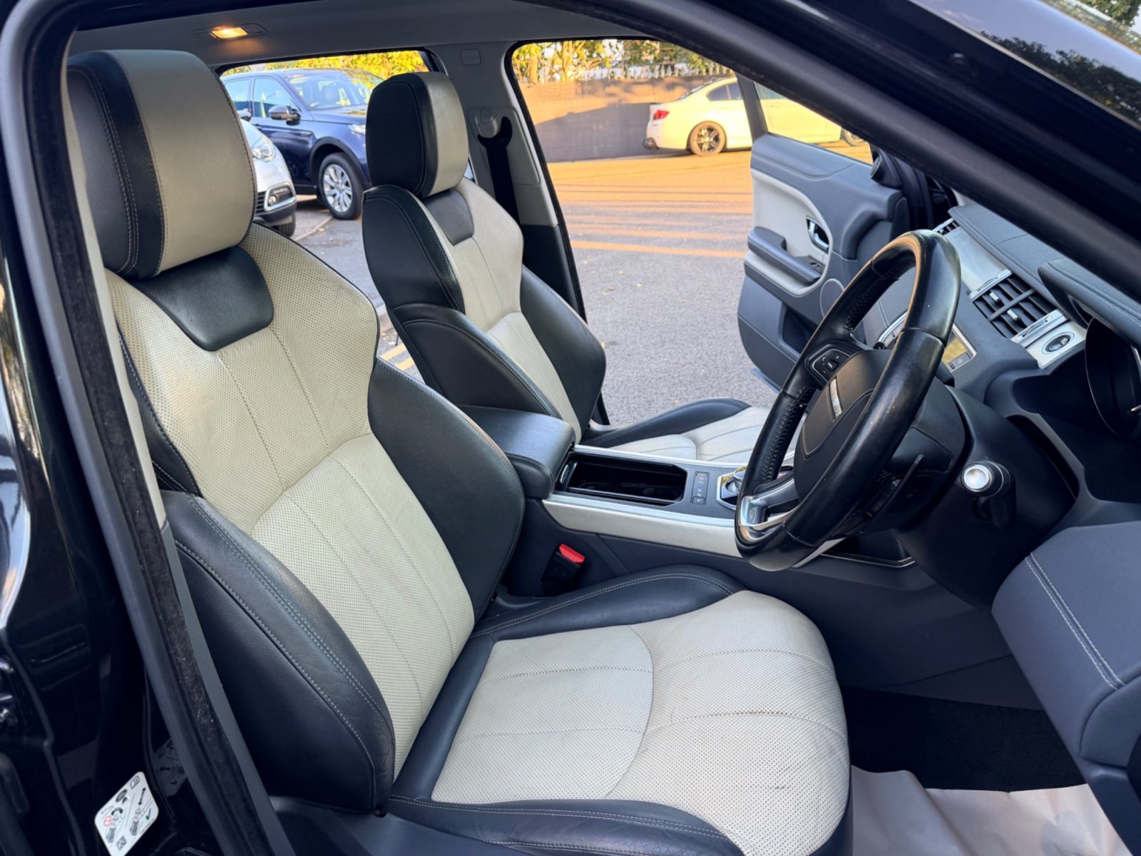 Land Rover Range Rover Evoque 2016 — photo 74