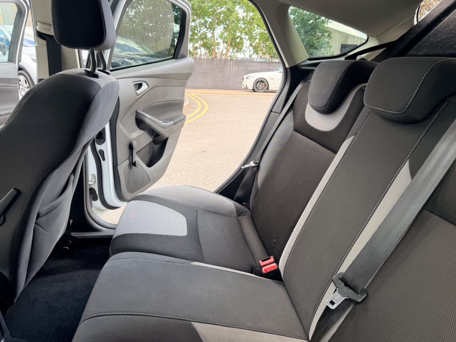 Ford Focus — photo 43