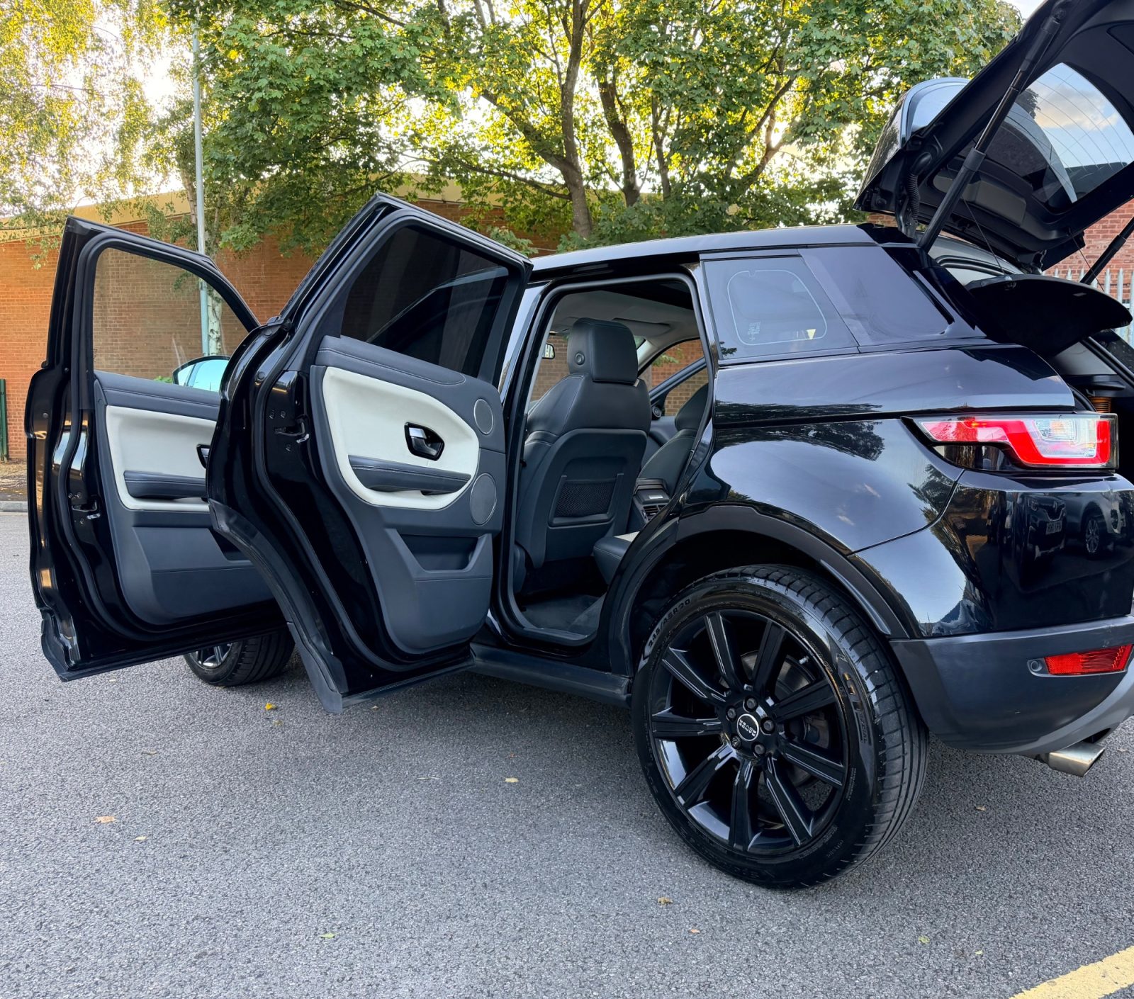 Land Rover Range Rover Evoque 2016 — photo 84
