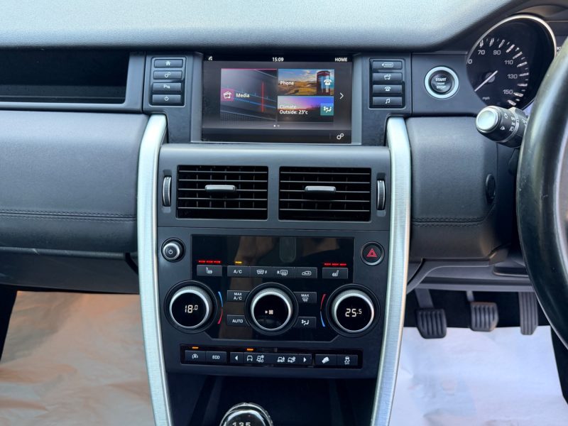 Land Rover Discovery Sport 2.0 TD4 SE SUV 5dr Diesel Manual 4WD Euro 6 (s/s) (180 ps) 2015 — photo 16 of 80