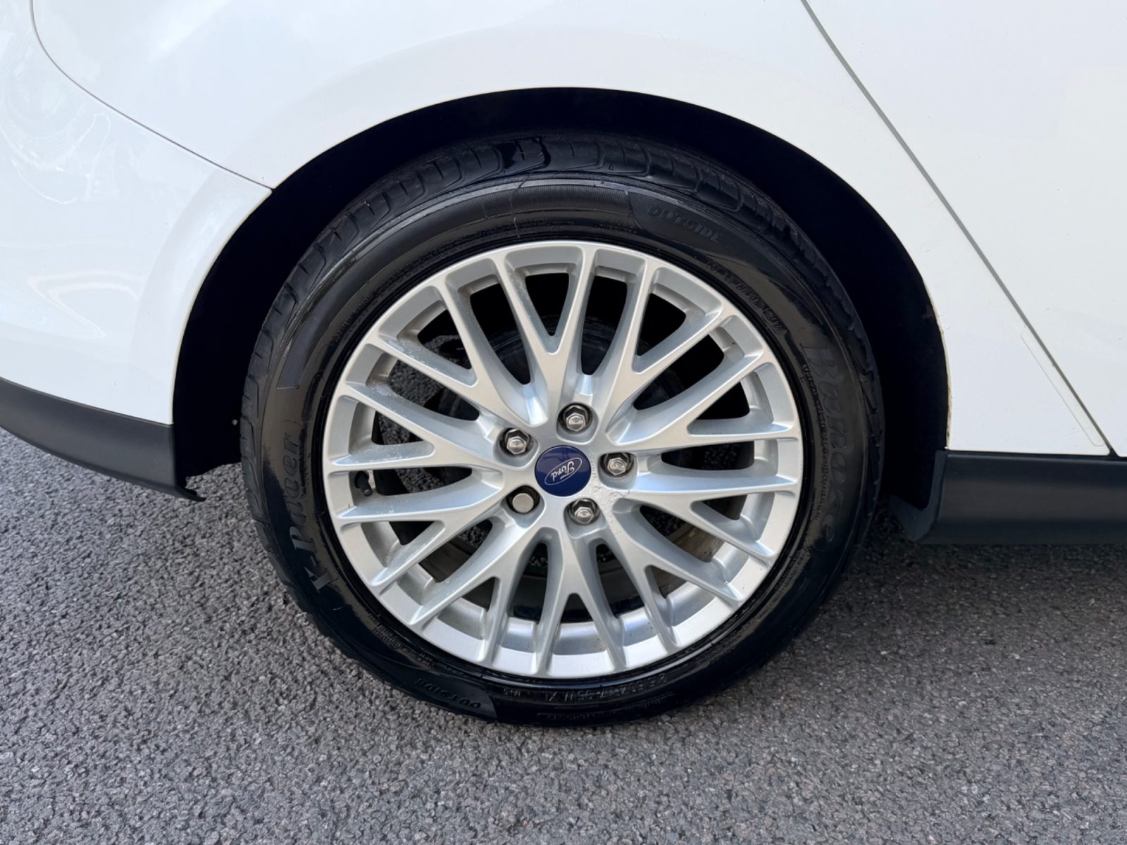 Ford Focus — photo 17