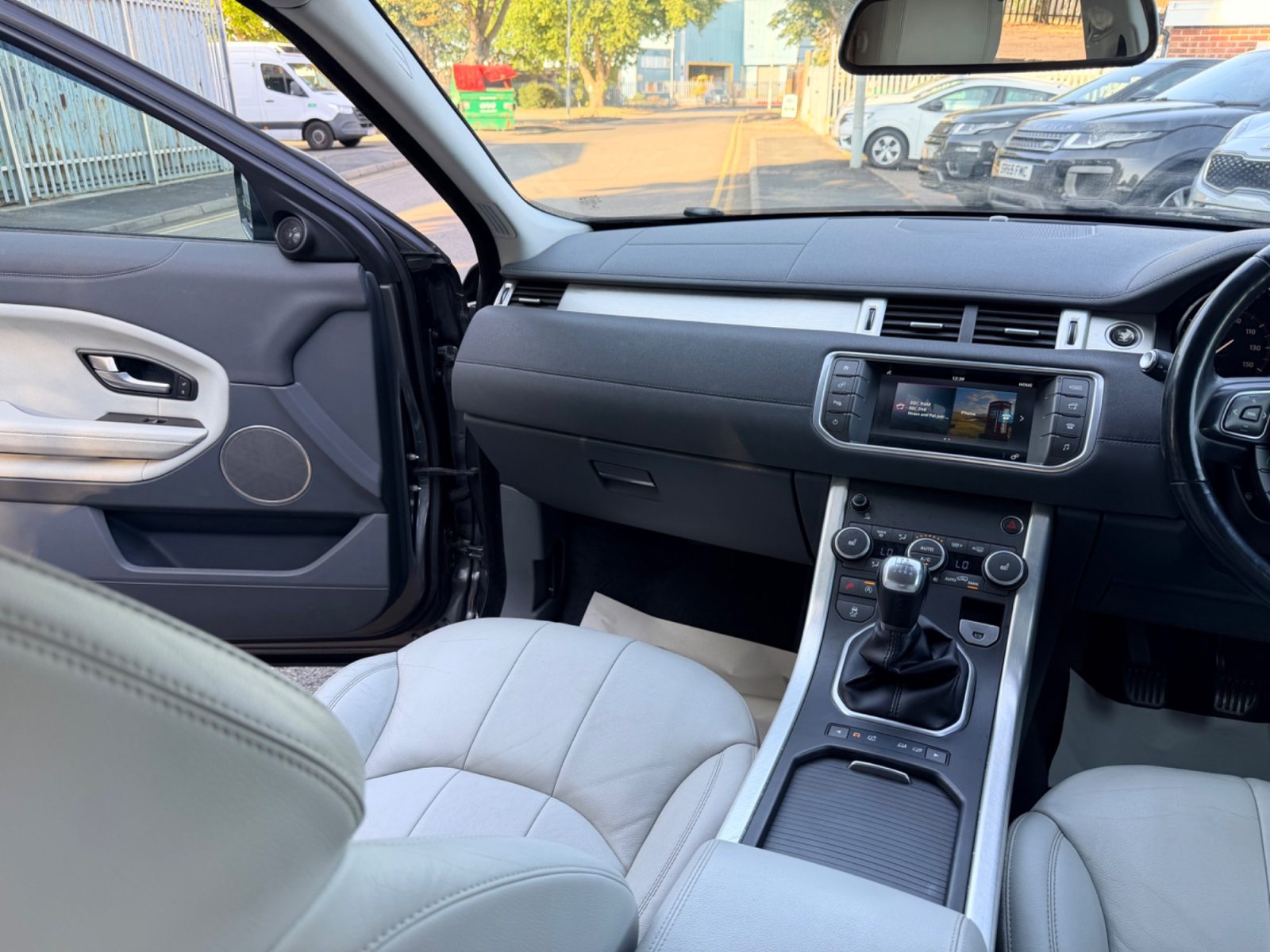 Land Rover — photo 15