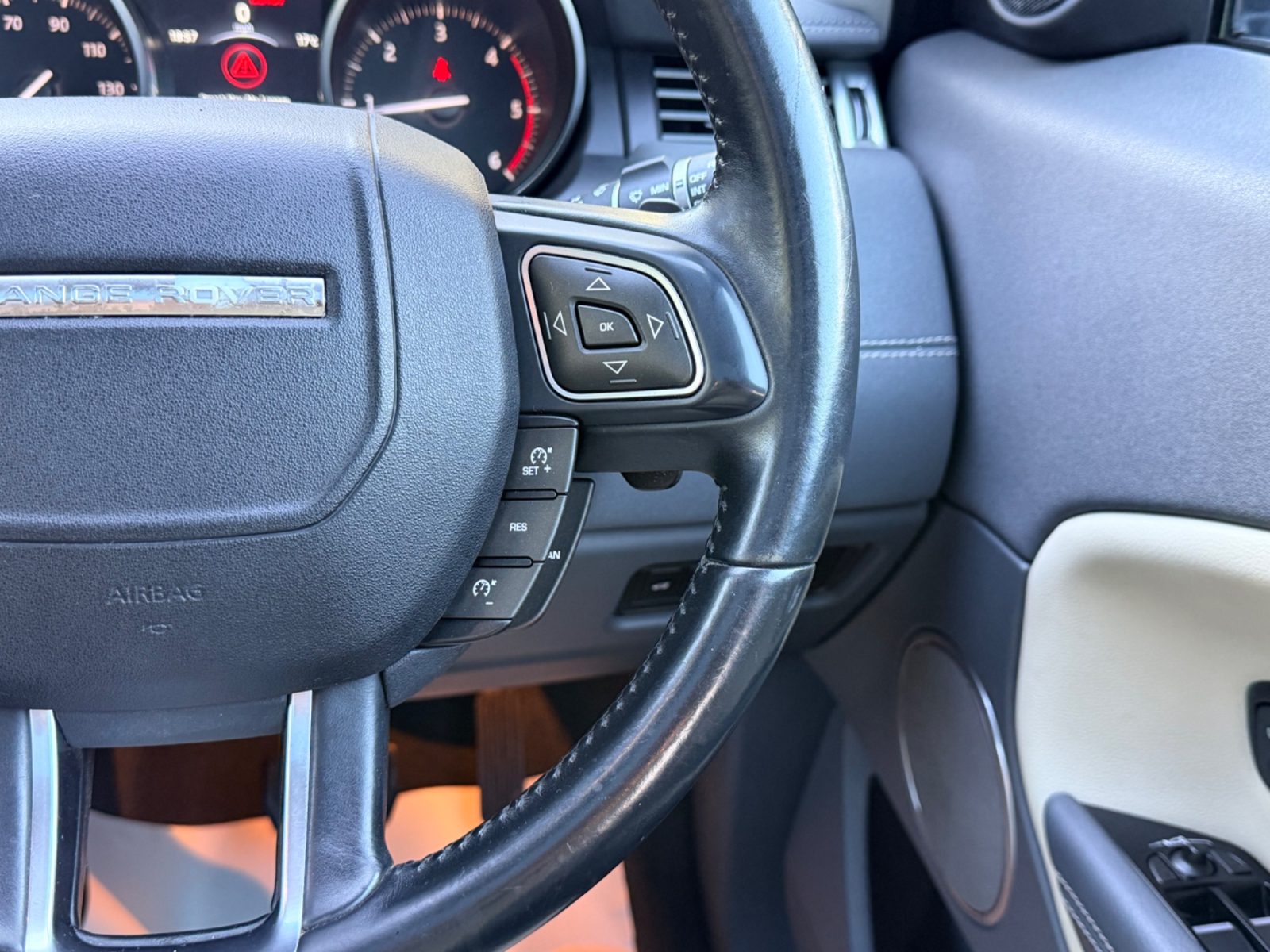 Land Rover Range Rover Evoque 2016 — photo 27