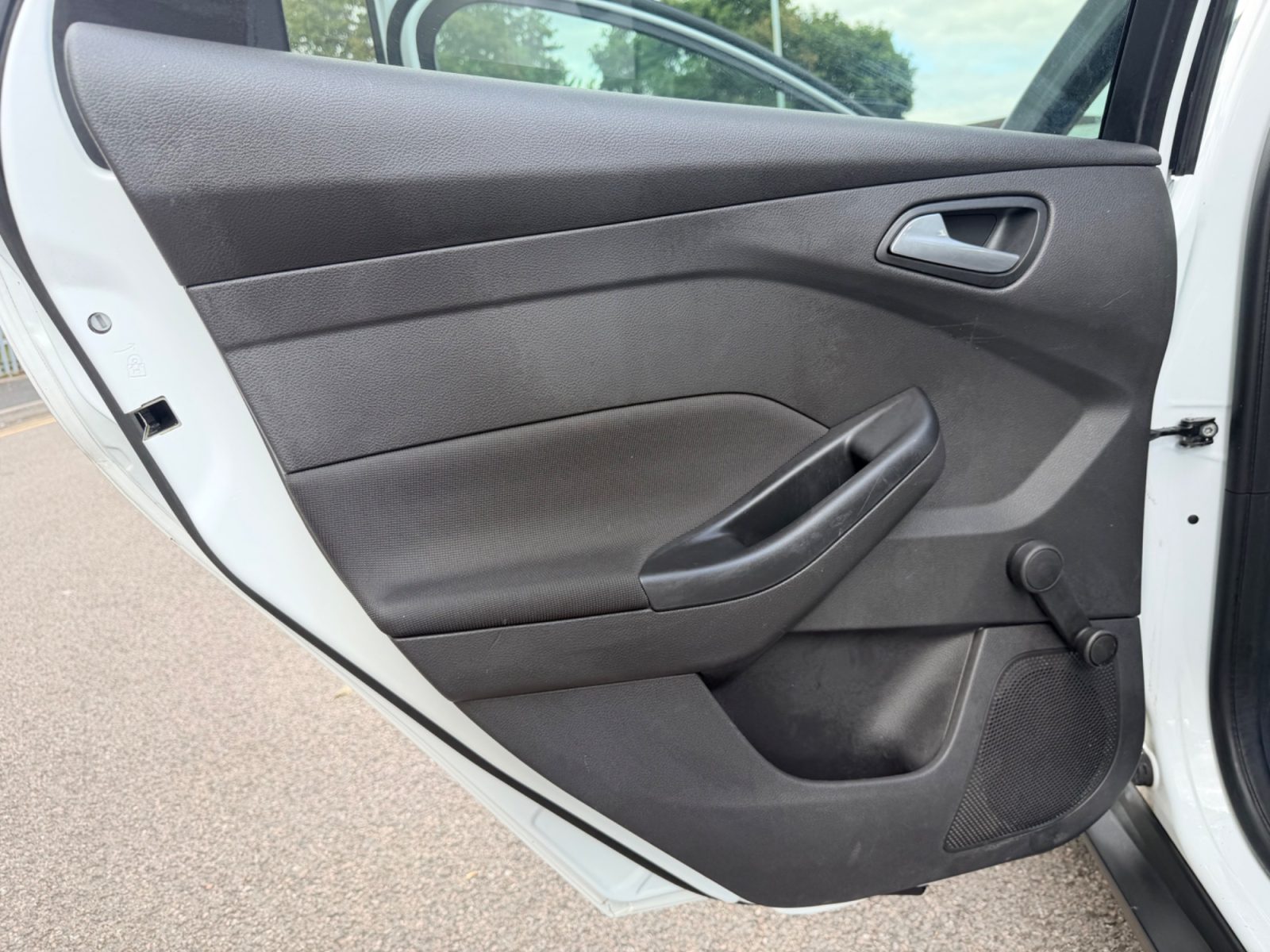 Ford Focus — photo 36