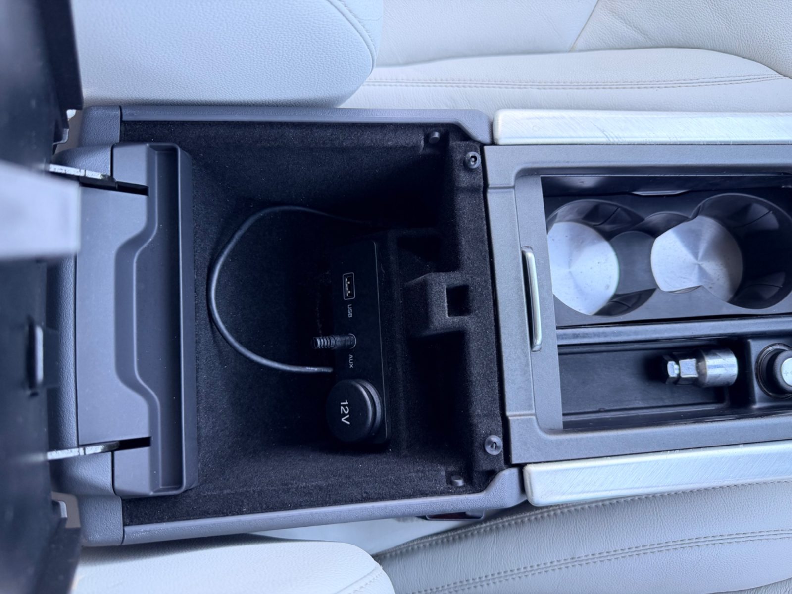 Land Rover — photo 32