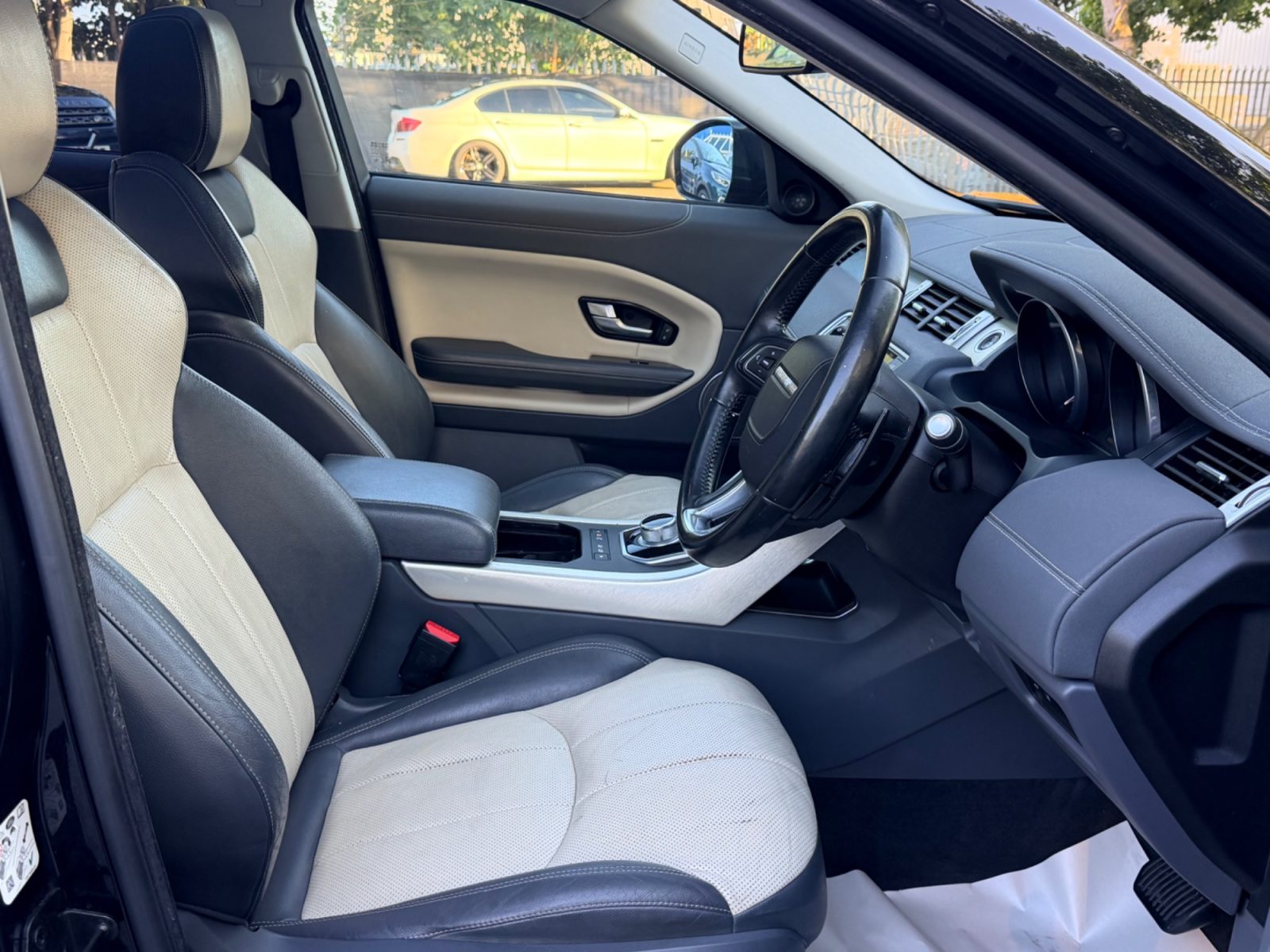 Land Rover Range Rover Evoque 2016 — photo 18