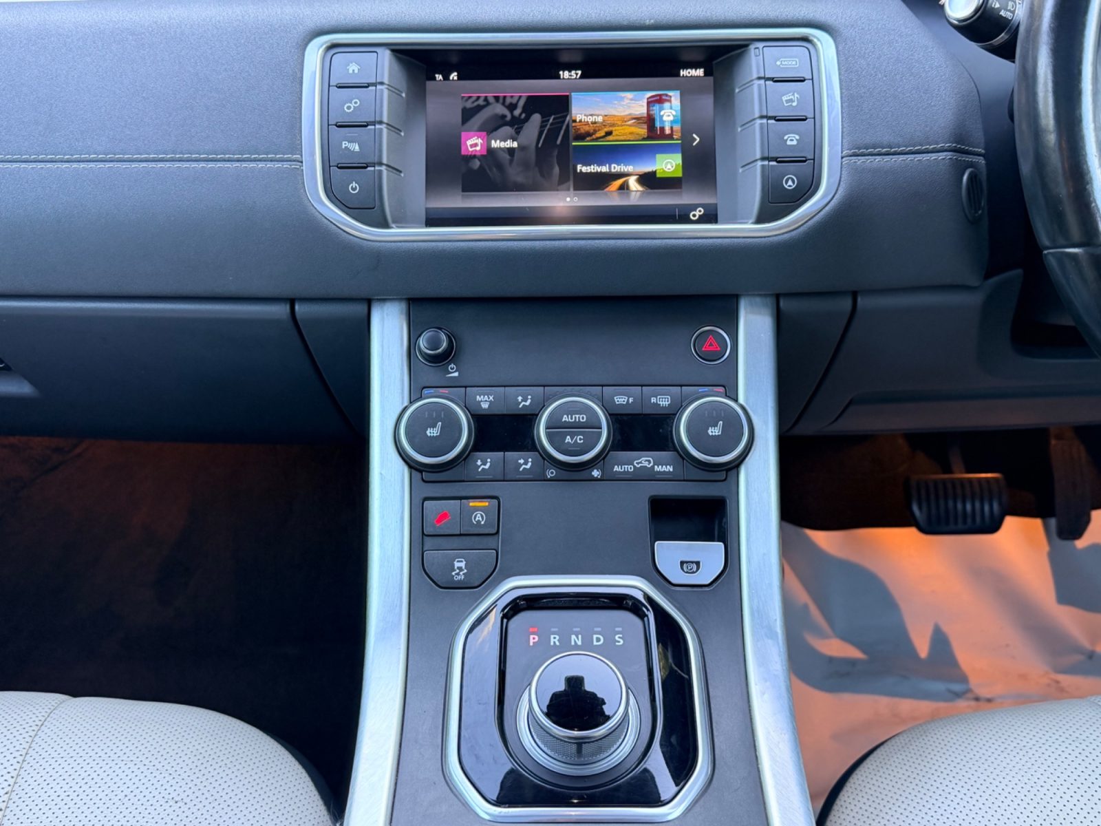 Land Rover Range Rover Evoque 2016 — photo 25