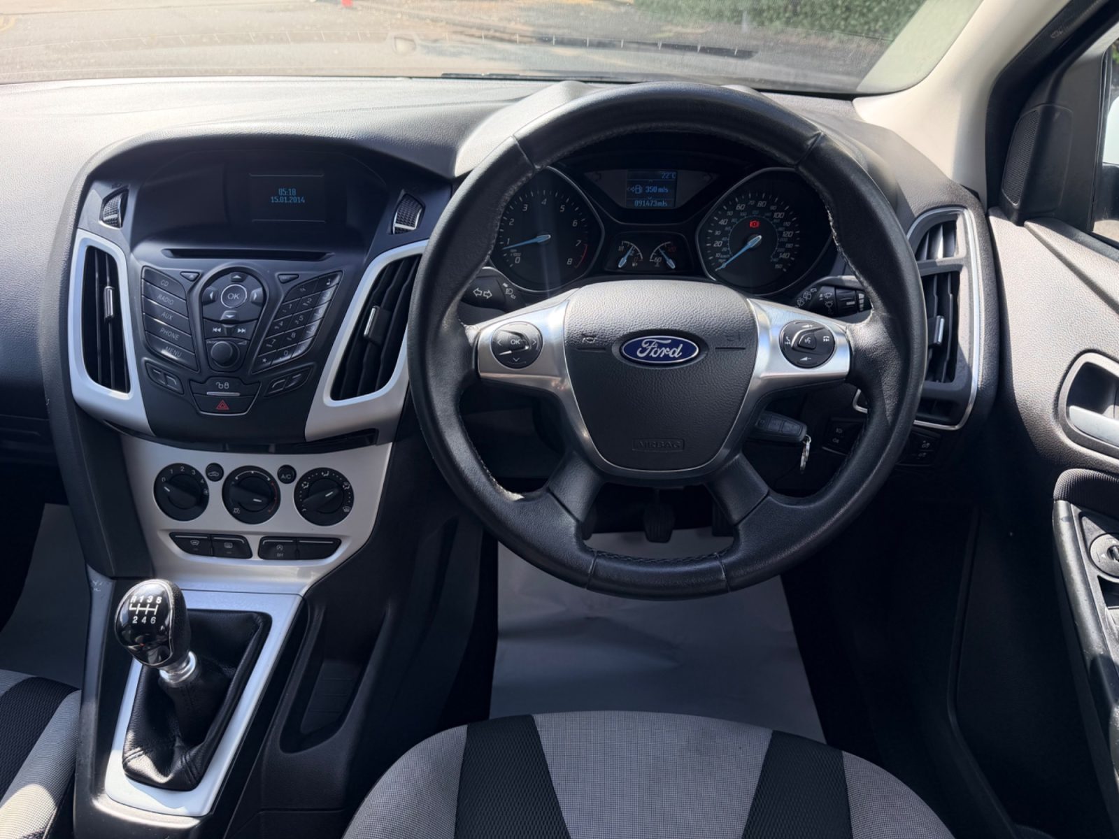 Ford Focus — photo 9