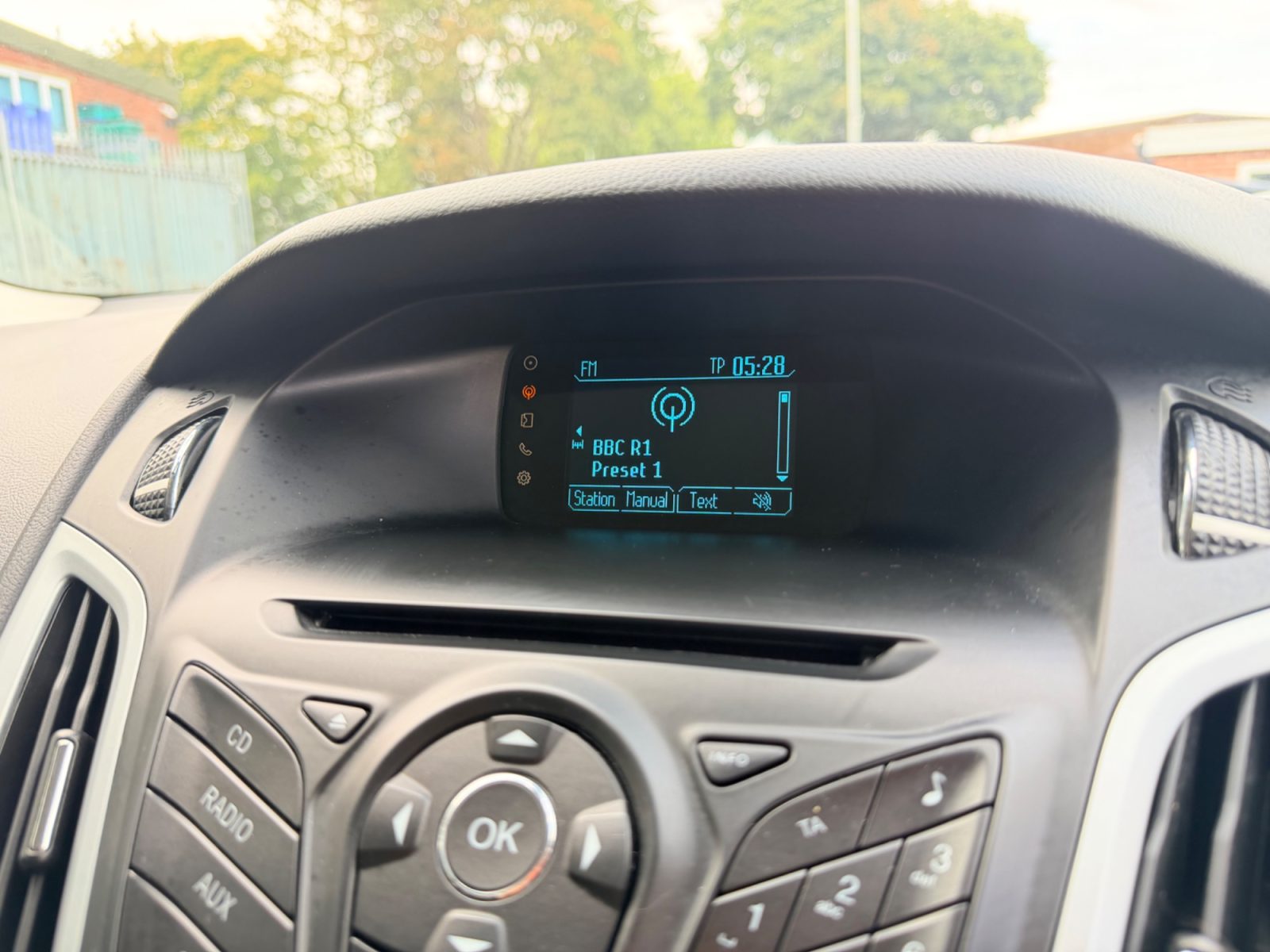 Ford Focus — photo 49