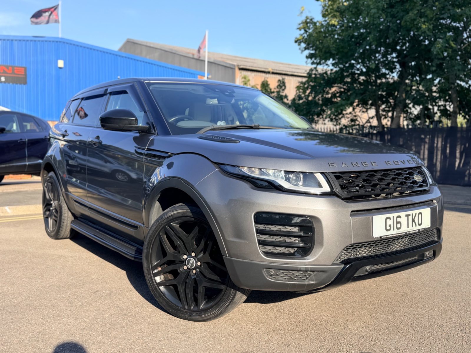 Land Rover — photo 4