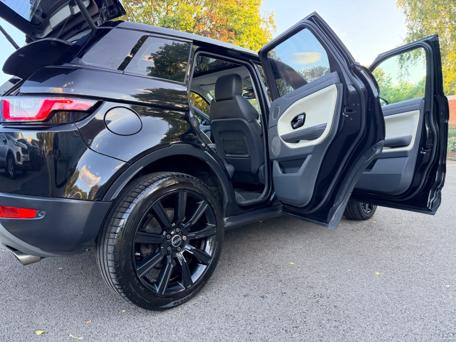 Land Rover Range Rover Evoque 2016 — photo 83