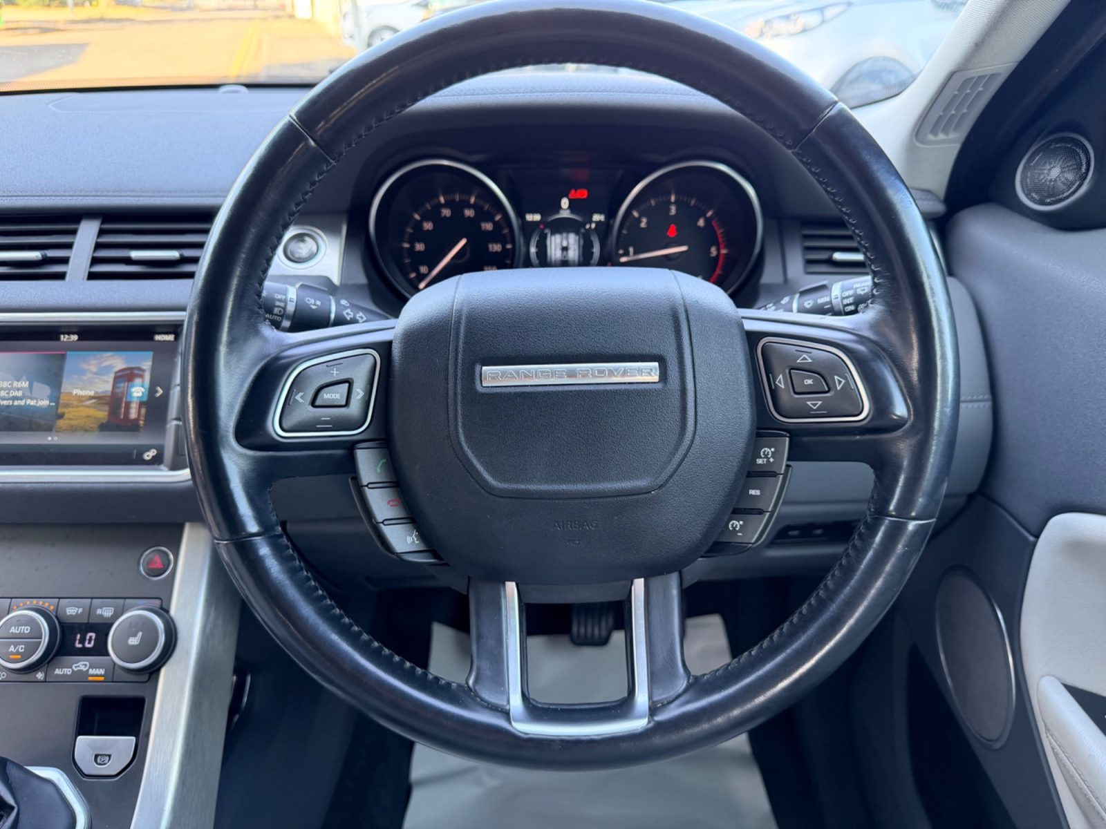 Land Rover — photo 14