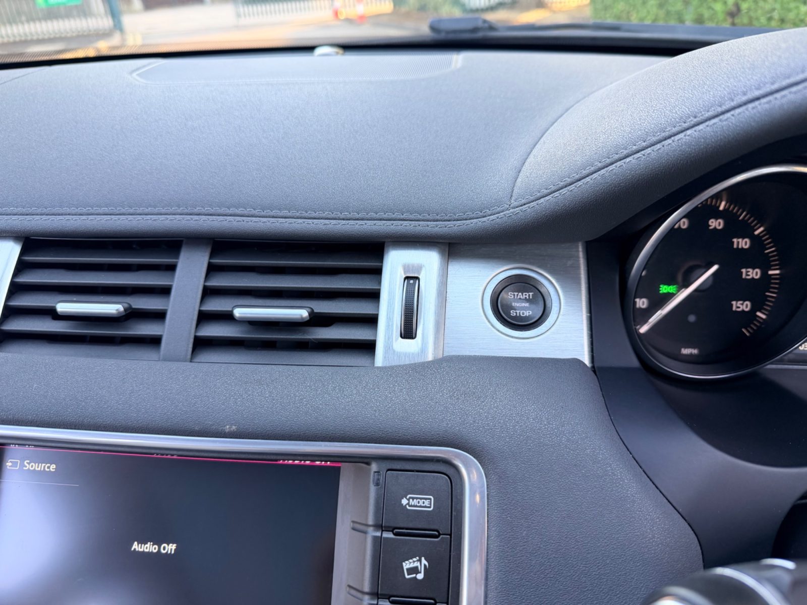 Land Rover Range Rover Evoque 2016 — photo 72