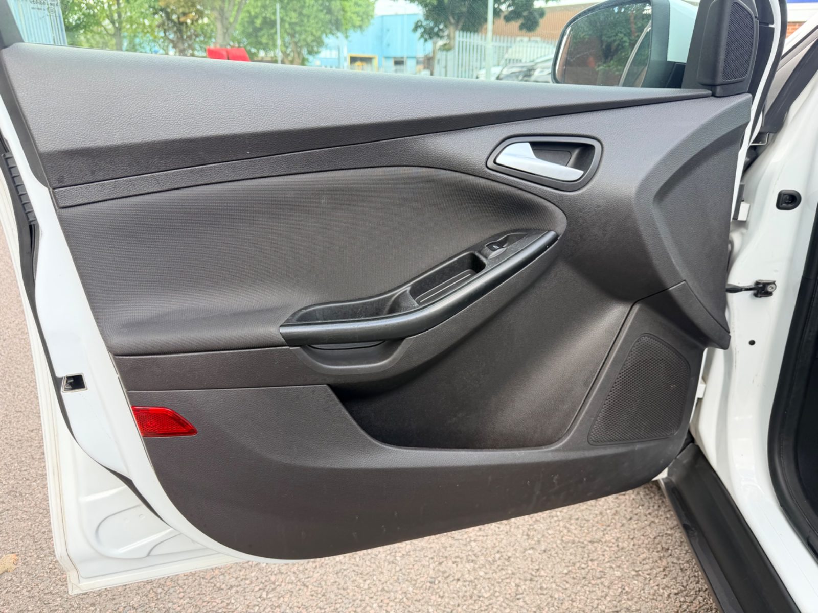 Ford Focus — photo 38