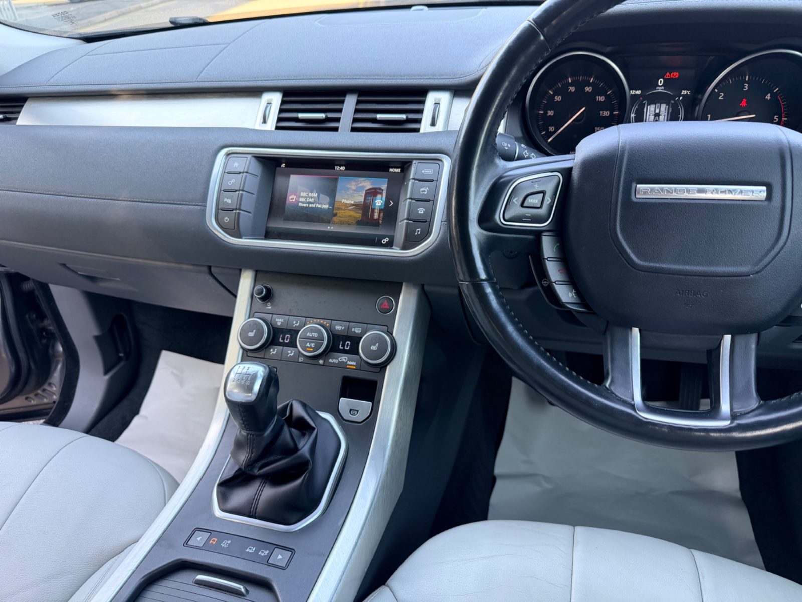 Land Rover — photo 16