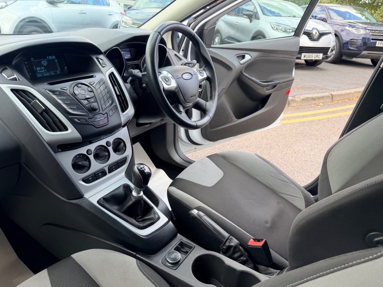 Ford Focus — photo 45