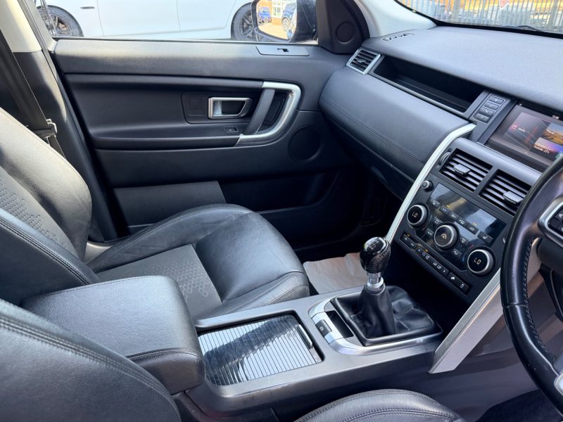Land Rover Discovery Sport 2.0 TD4 SE SUV 5dr Diesel Manual 4WD Euro 6 (s/s) (180 ps) 2015 — photo 13 of 80