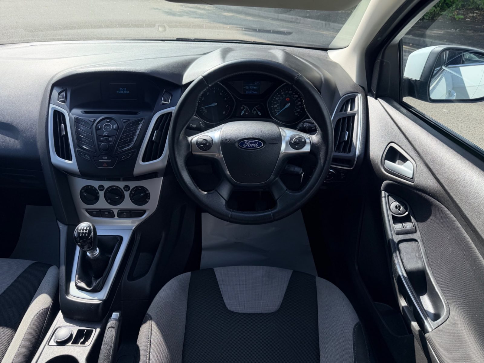 Ford Focus — photo 10