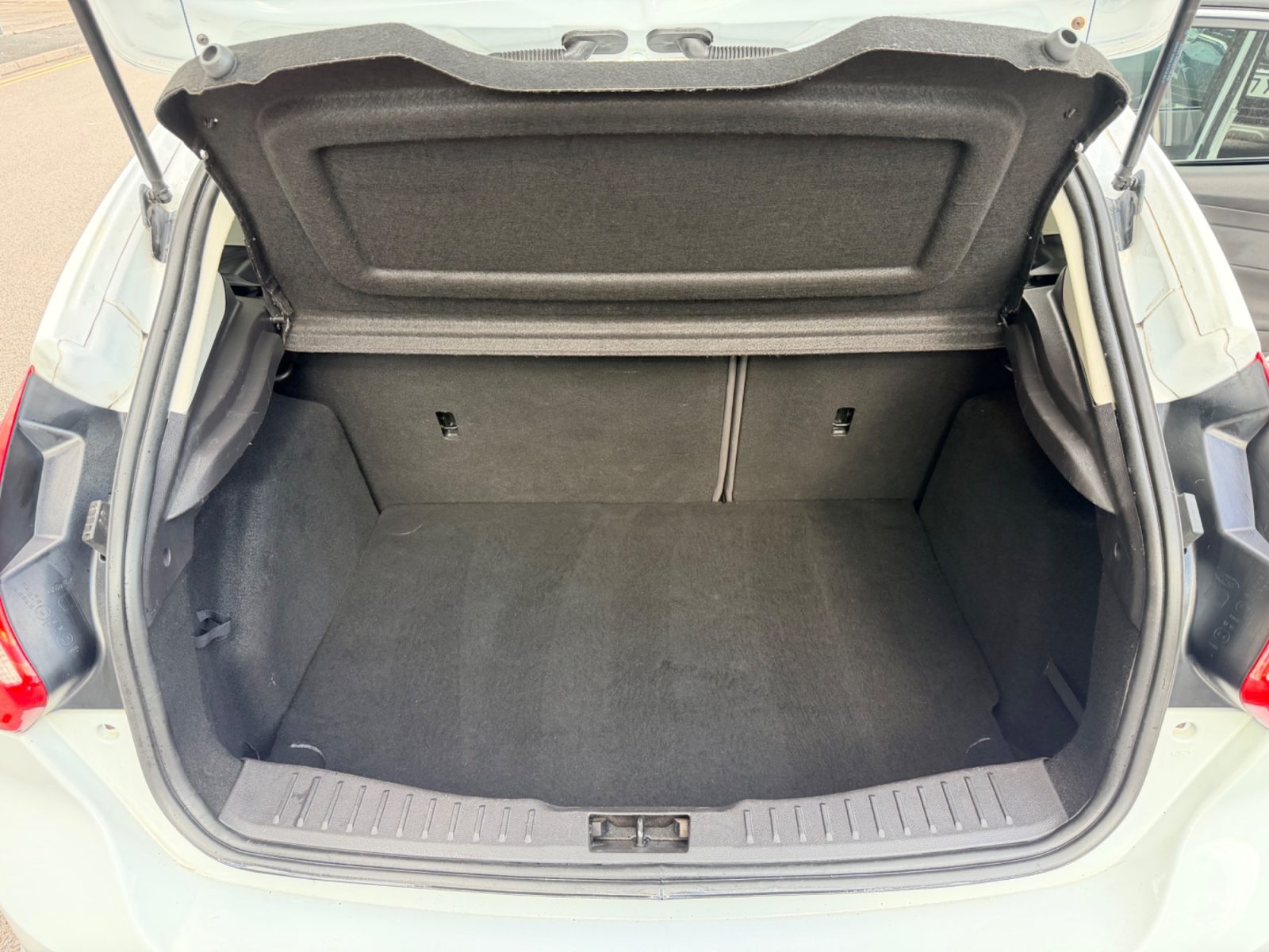 Ford Focus — photo 34