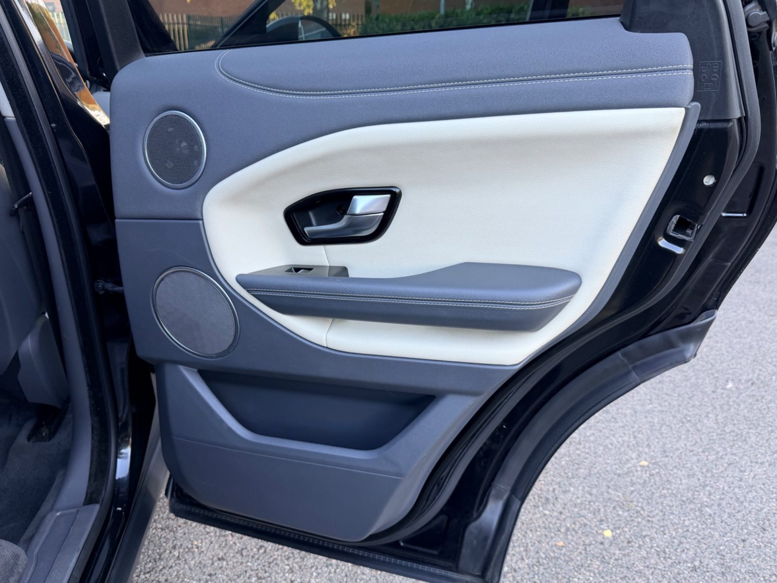 Land Rover Range Rover Evoque 2016 — photo 47