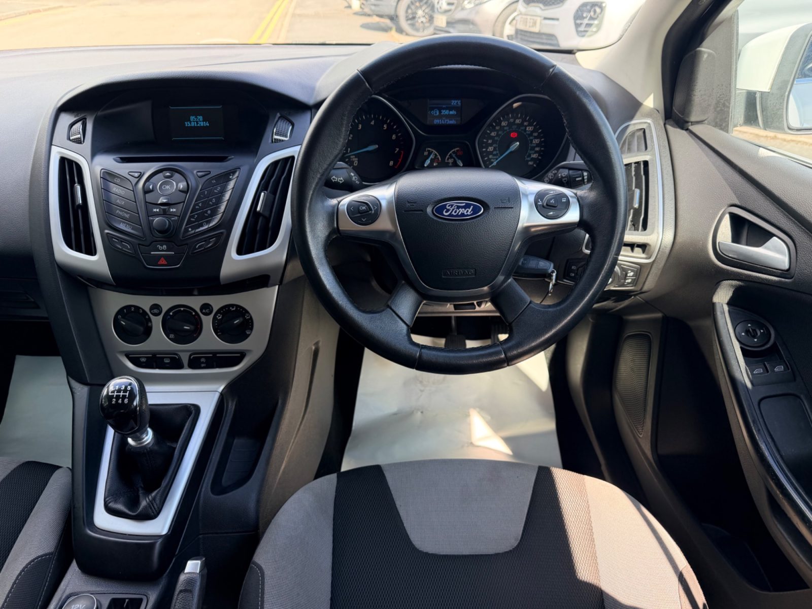 Ford Focus — photo 16
