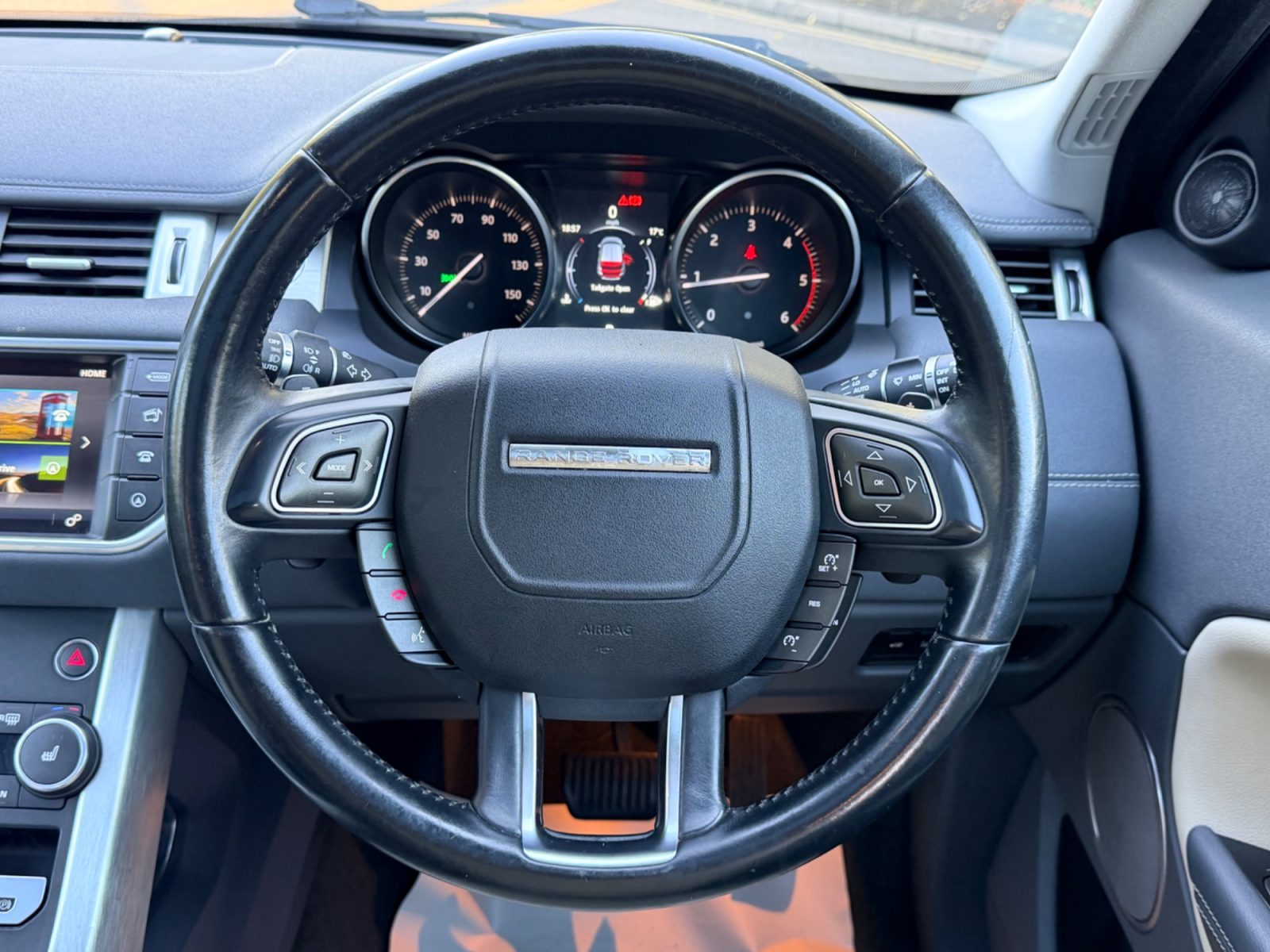 Land Rover Range Rover Evoque 2016 — photo 17