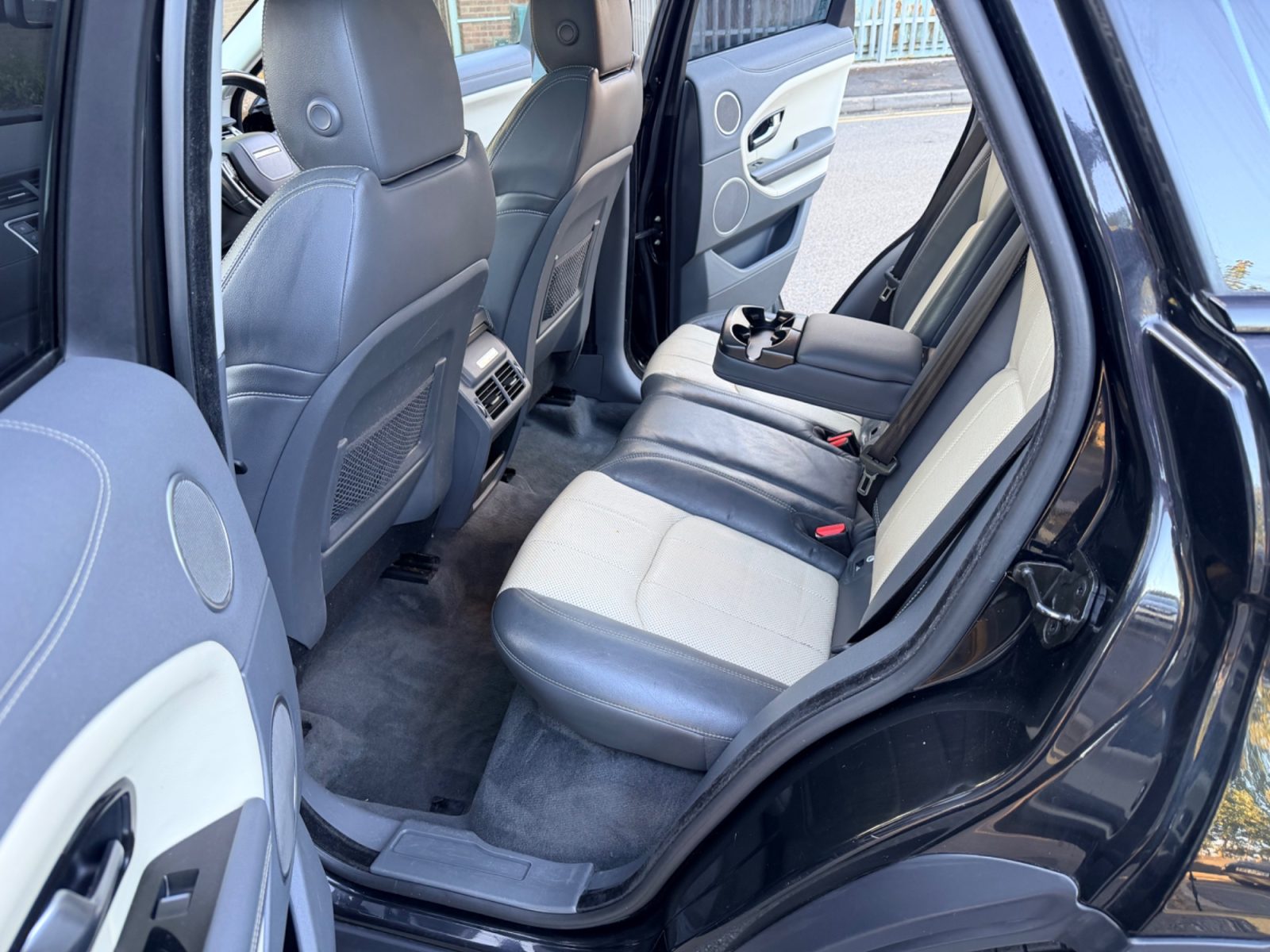 Land Rover Range Rover Evoque 2016 — photo 53