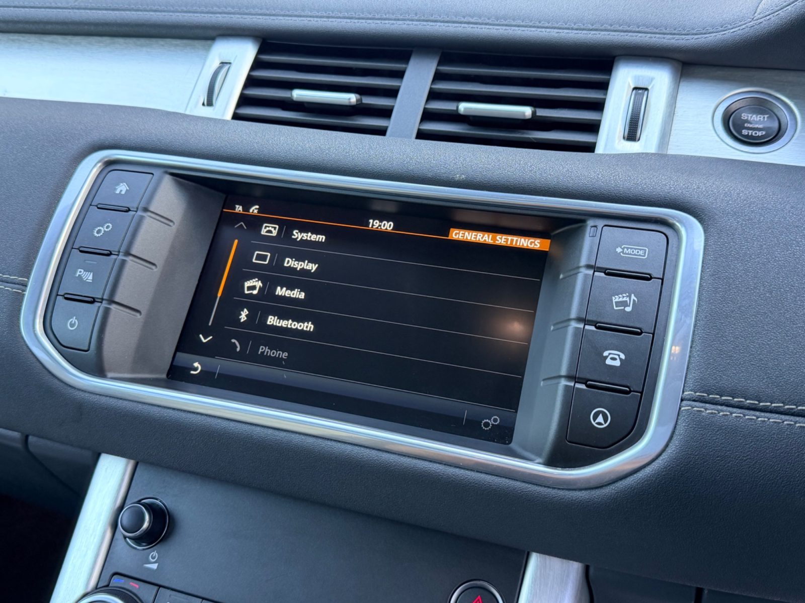 Land Rover Range Rover Evoque 2016 — photo 94