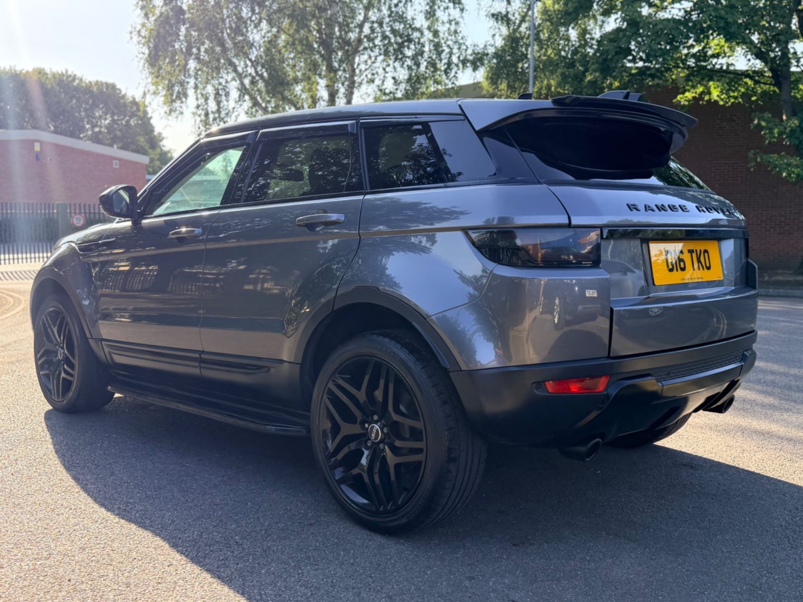 Land Rover — photo 5