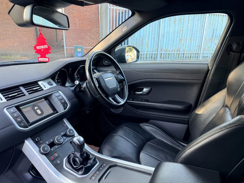 Land Rover Range Rover Evoque 2.0 TD4 SE 4WD Euro 6 (s/s) 5dr 2015 — photo 39 of 74