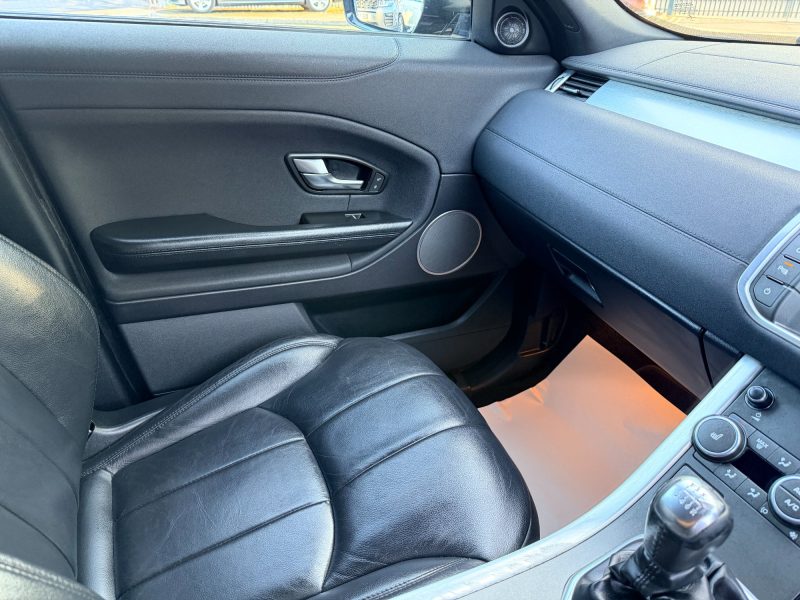 Land Rover Range Rover Evoque 2.0 TD4 SE 4WD Euro 6 (s/s) 5dr 2015 — photo 32 of 74