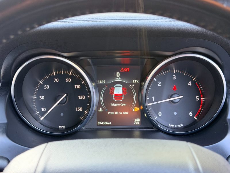 Land Rover Range Rover Evoque 2.0 TD4 SE 4WD Euro 6 (s/s) 5dr 2015 — photo 65 of 74