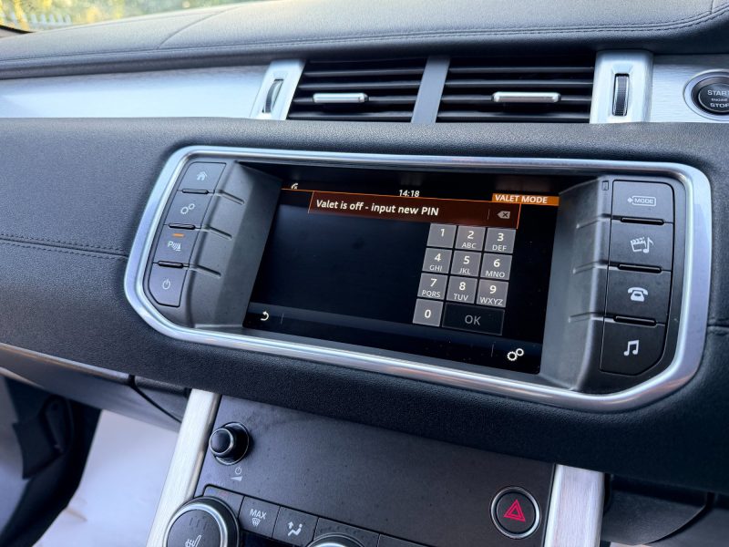 Land Rover Range Rover Evoque 2.0 TD4 SE 4WD Euro 6 (s/s) 5dr 2015 — photo 60 of 74