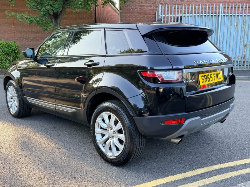 Land Rover Range Rover Evoque 2.0 TD4 SE 4WD Euro 6 (s/s) 5dr 2015 — photo 7 of 74