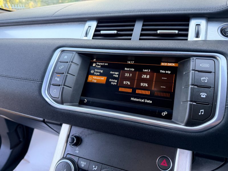 Land Rover Range Rover Evoque 2.0 TD4 SE 4WD Euro 6 (s/s) 5dr 2015 — photo 59 of 74
