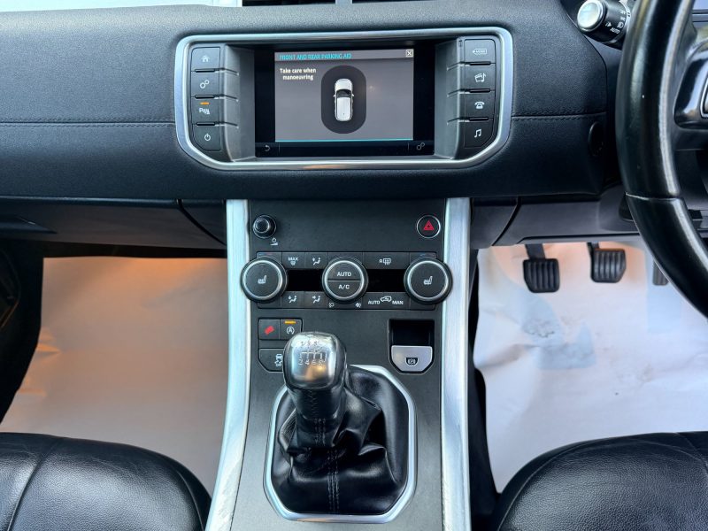 Land Rover Range Rover Evoque 2.0 TD4 SE 4WD Euro 6 (s/s) 5dr 2015 — photo 19 of 74