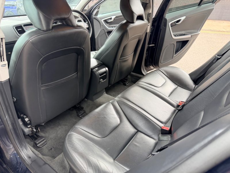 Volvo S60 SE Lux Nav 2.0 D4 SE Lux Nav Saloon 4dr Diesel Manual Euro 6 (s/s) (190 ps) 2016 — photo 32 of 76