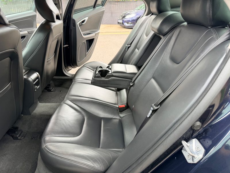 Volvo S60 SE Lux Nav 2.0 D4 SE Lux Nav Saloon 4dr Diesel Manual Euro 6 (s/s) (190 ps) 2016 — photo 33 of 76