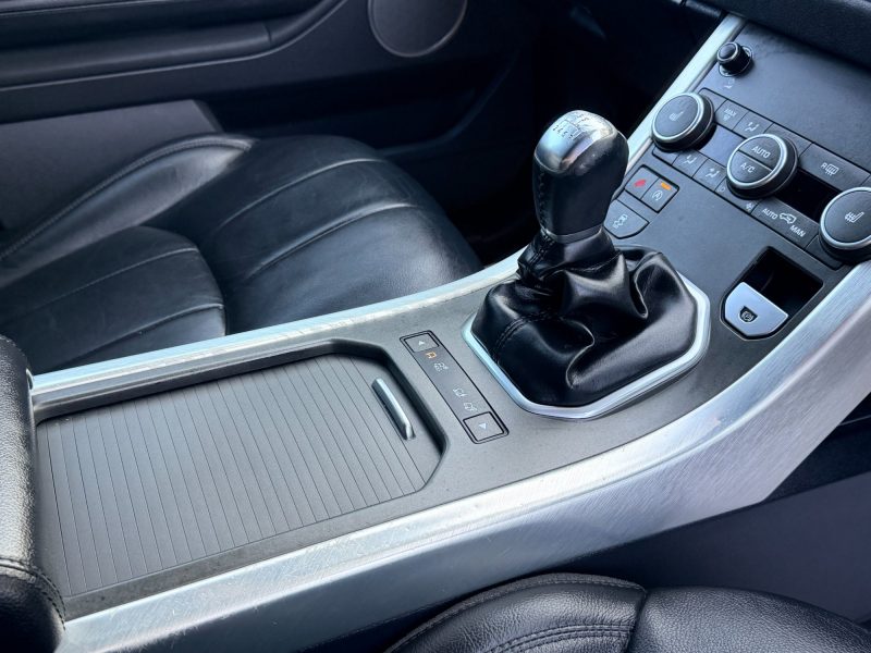 Land Rover Range Rover Evoque 2.0 TD4 SE 4WD Euro 6 (s/s) 5dr 2015 — photo 30 of 74