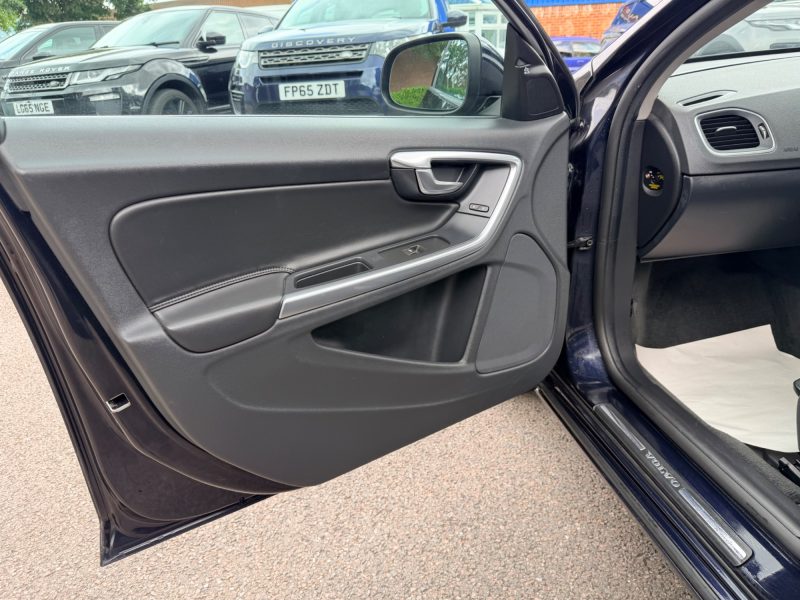 Volvo S60 SE Lux Nav 2.0 D4 SE Lux Nav Saloon 4dr Diesel Manual Euro 6 (s/s) (190 ps) 2016 — photo 37 of 76