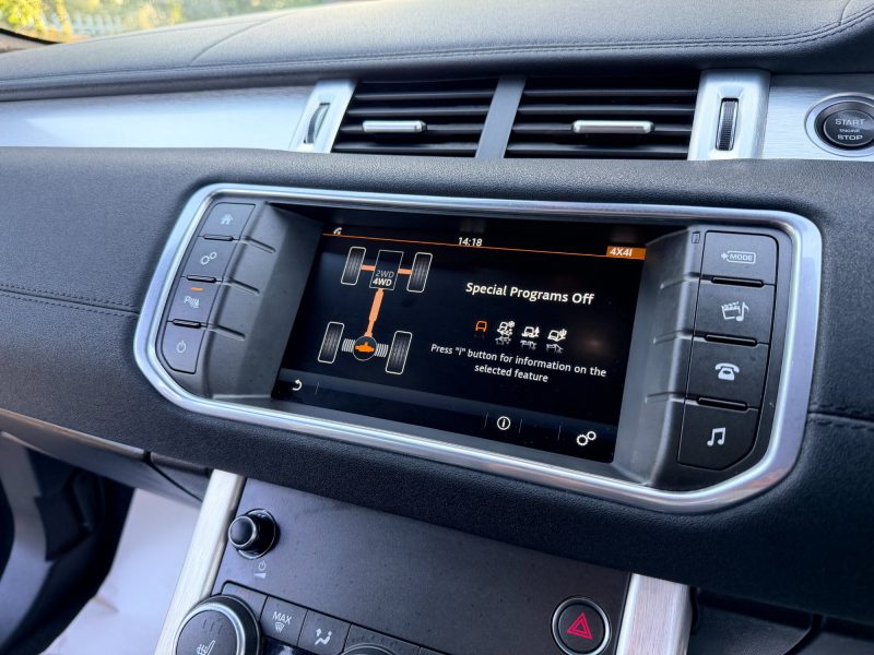Land Rover Range Rover Evoque 2.0 TD4 SE 4WD Euro 6 (s/s) 5dr 2015 — photo 61 of 74