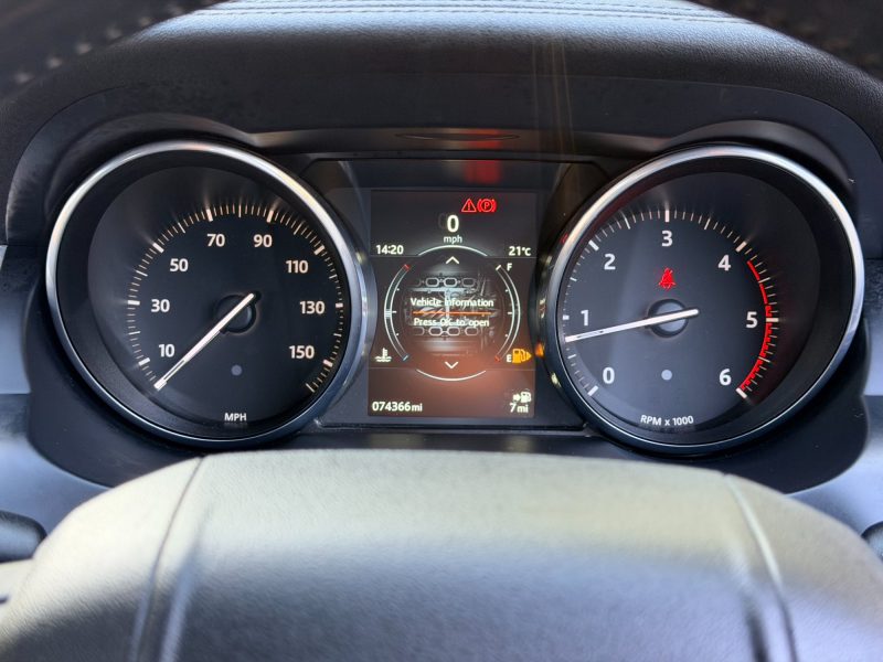 Land Rover Range Rover Evoque 2.0 TD4 SE 4WD Euro 6 (s/s) 5dr 2015 — photo 70 of 74