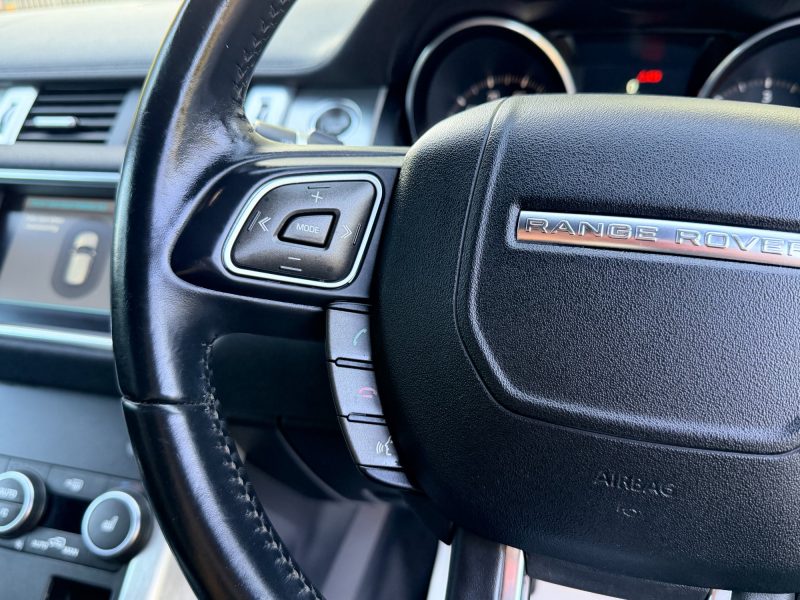 Land Rover Range Rover Evoque 2.0 TD4 SE 4WD Euro 6 (s/s) 5dr 2015 — photo 23 of 74