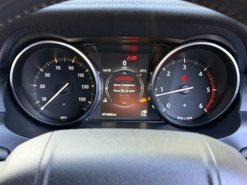 Land Rover Range Rover Evoque 2.0 TD4 SE 4WD Euro 6 (s/s) 5dr 2015 — photo 66 of 74