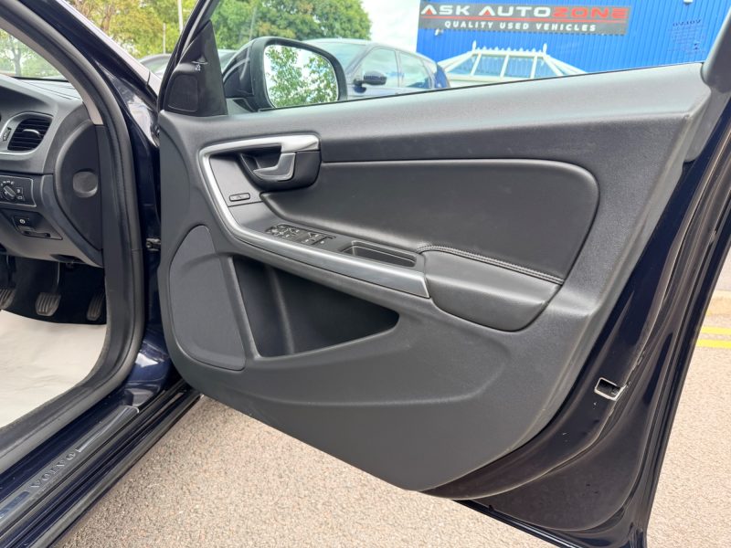Volvo S60 SE Lux Nav 2.0 D4 SE Lux Nav Saloon 4dr Diesel Manual Euro 6 (s/s) (190 ps) 2016 — photo 40 of 76
