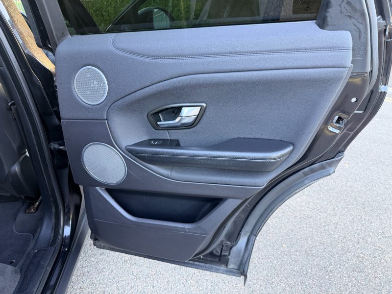 Land Rover Range Rover Evoque 2.0 TD4 SE 4WD Euro 6 (s/s) 5dr 2015 — photo 48 of 74