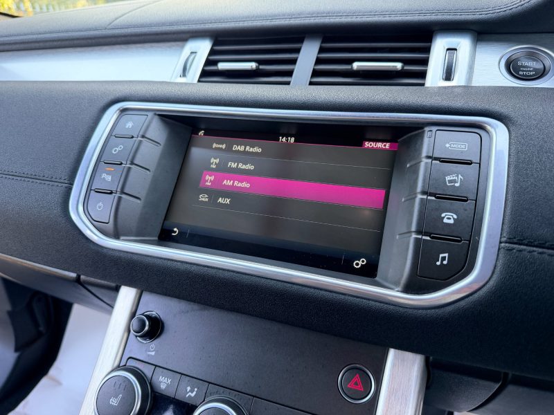 Land Rover Range Rover Evoque 2.0 TD4 SE 4WD Euro 6 (s/s) 5dr 2015 — photo 64 of 74