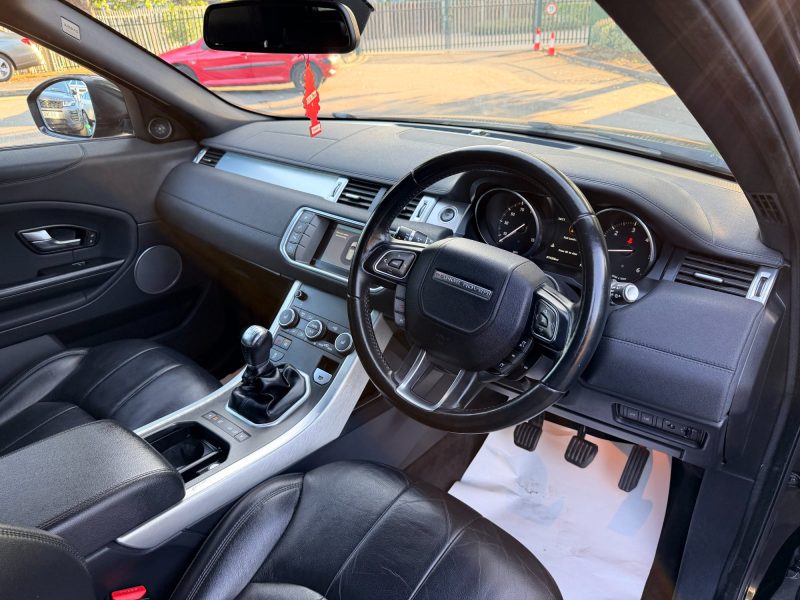 Land Rover Range Rover Evoque 2.0 TD4 SE 4WD Euro 6 (s/s) 5dr 2015 — photo 17 of 74